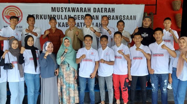 Perkumpulan Gerakan Kebangsaan Kabupaten Lahat Sukses laksanakan Musywarah Daerah dan memilih Ketua yang baru. Tampak foto : para pengurus PGK Kabupaten Lahat lakukan foto bersama
