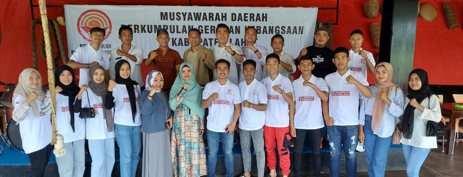 Perkumpulan Gerakan Kebangsaan Kabupaten Lahat Sukses laksanakan Musywarah Daerah dan memilih Ketua yang baru. Tampak foto : para pengurus PGK Kabupaten Lahat lakukan foto bersama Perkumpulan Gerakan Kebangsaan Kabupaten Lahat Sukses laksanakan Musywarah Daerah dan memilih Ketua yang baru. Tampak foto : para pengurus PGK Kabupaten Lahat lakukan foto bersama