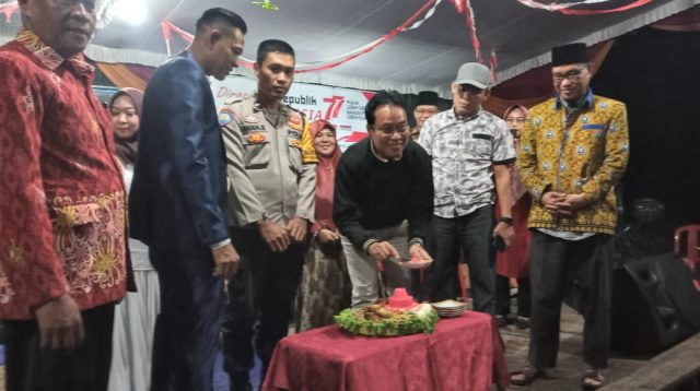 Dalam sambutannya, Husni Thamrin menyampaikan apresiasi kepada warga pelawaran yang mampu menyelenggarakan perayaan HUT RI ke-77 dengan baik dan sukses.