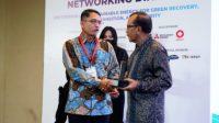 Founder dan Chairman PT Supreme Energy, Supramu Santosa penghargaan Lifetime Achievement Award dari Asosiasi Panasbumi Indonesia - Indonesian Geothermal Association (API-INAGA) ini ia terima pada acara The 8th Indonesia International Geothermal Convention & Exhibition 2022 di Jakarta
