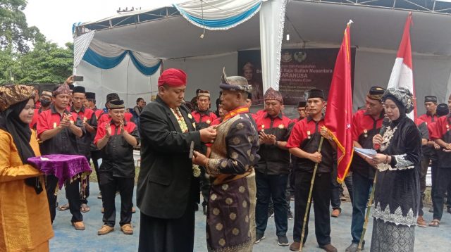 Berlangsung di Siba Center Bukit Asam Desa Lingga Kecamatan Lawang Kidul Kabupaten Muara Enim Sumsel, Kamis (10/11/2022). Baranusa Kabupaten Muara Enim resmi dikukuhkan. (Sbr/foto : Eko, Editor : Donald)